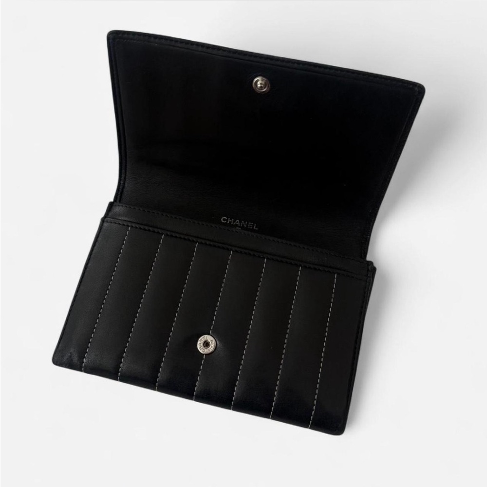 Vintage Chanel Quilted Lambskin Bifold Wallet - Picture 2 of 8